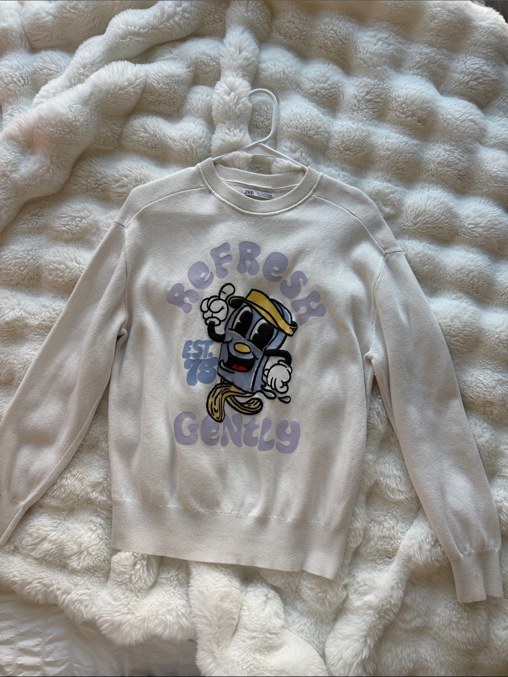 Zara Cream Crewneck Sweater with Retro Cartoon Graphic
